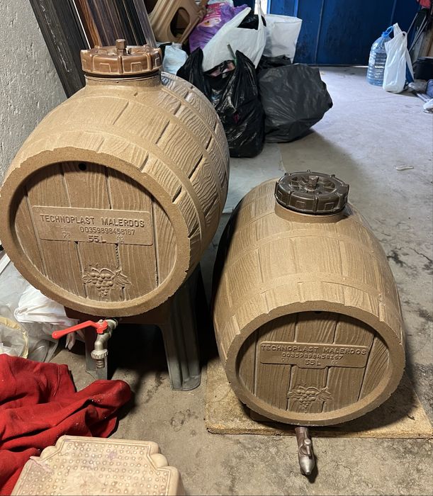 Буре бидон бъчва 50 литра с кранче 2 броя като нови