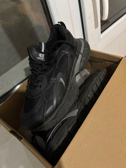 Кроссовки CROSBY