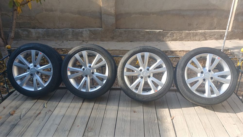 Шины летние б/у с титановыми дисками