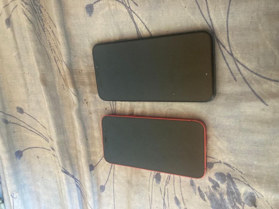 Vand iphone x si iphone 12 mini in stare foarte buna