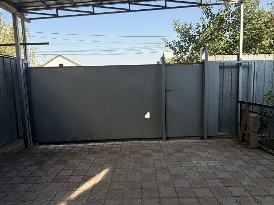 Ворота в частный дом