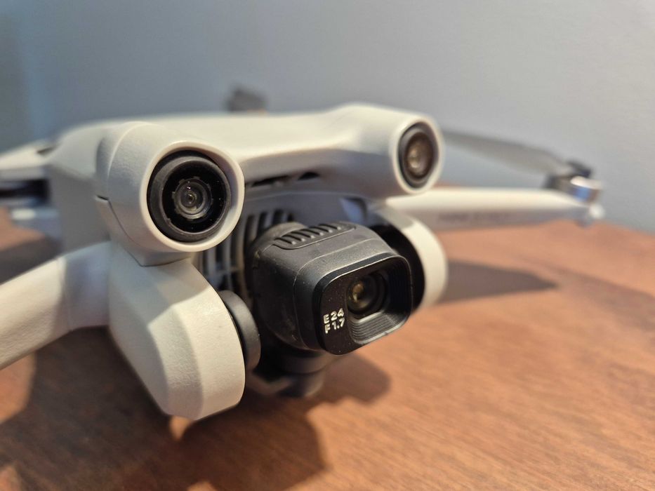 Drona 4K DJI Mini 3 Pro fly more combo