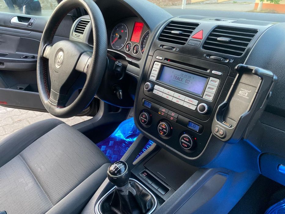 Volkswagen golf 5. 1.9 disel 2008  6+1 viteze