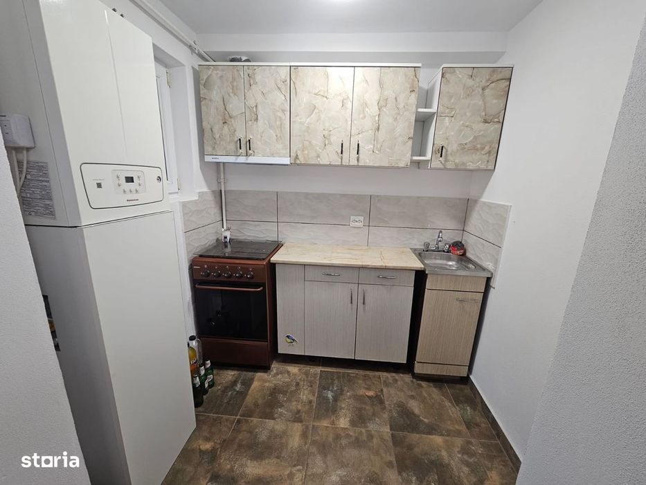 Apartament cu 2 camere de vânzare în Curtea de Argeș.