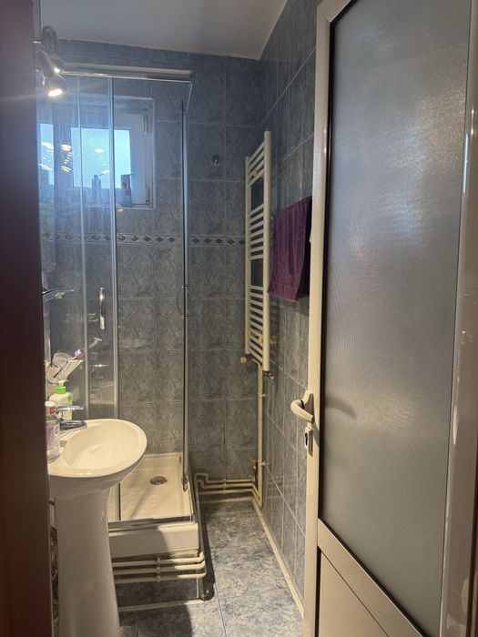 Inchiriez apartament