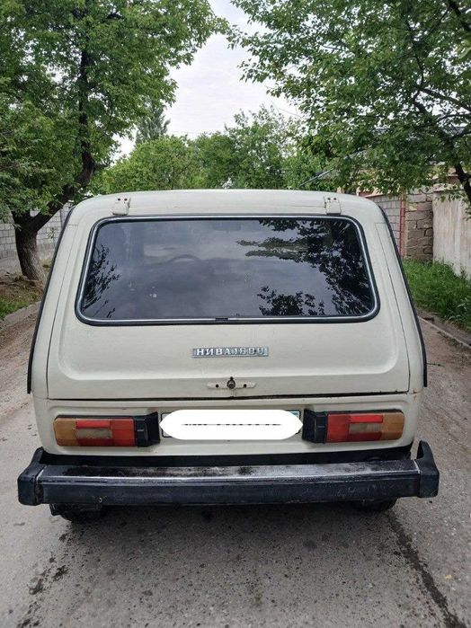 VAZ2121 Niva 1988 sotiladi