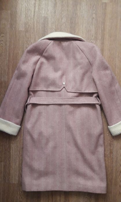 Продам демисезонное пальто