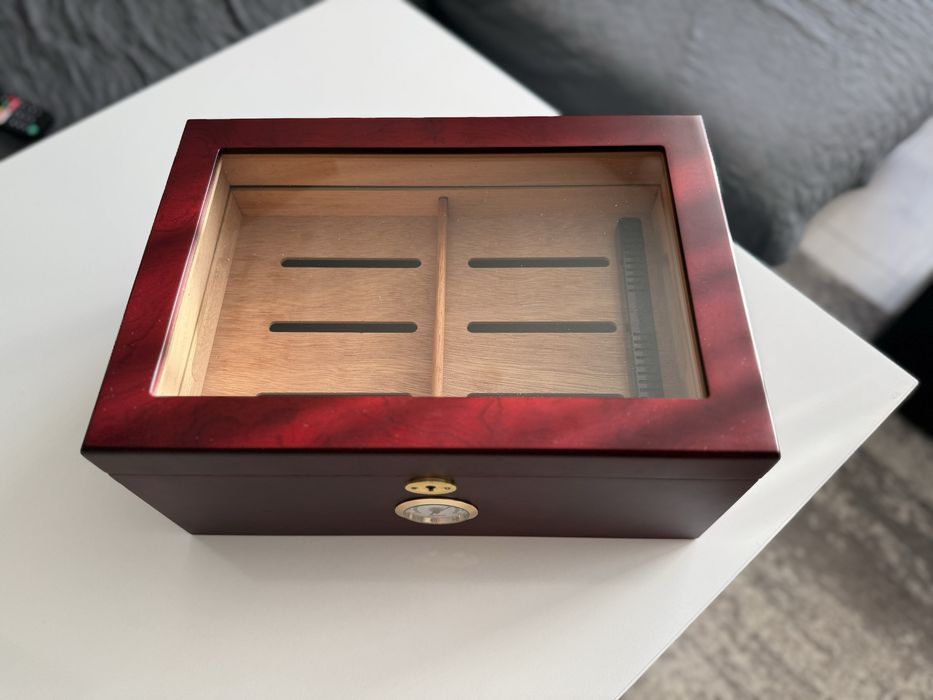 Хумидор за пури.