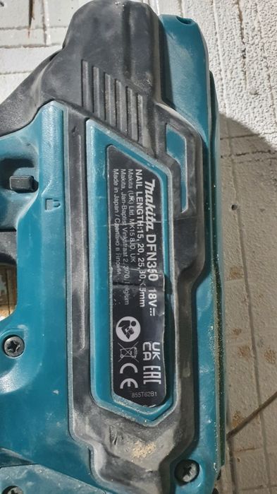 Pistol cuie Makita DFN350