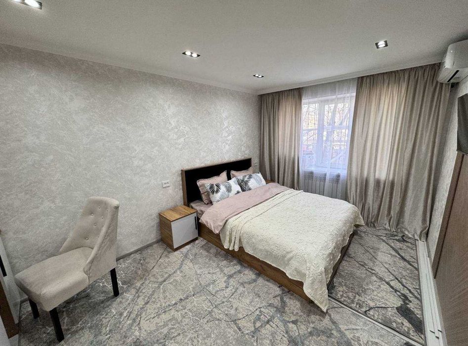 Квартира 1 комнатная 2 этаж Новомосковская Евро Ремонт Кафе Вечер