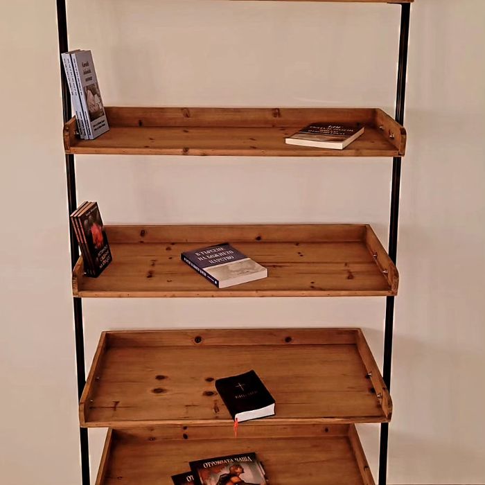 Етажерка Kave Home