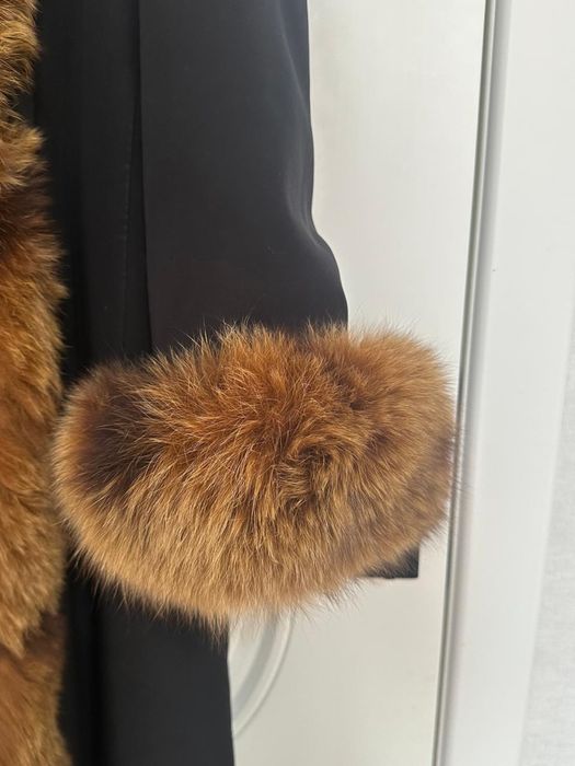 Продается зимняя парка с капюшоном