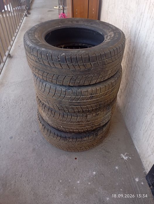 Шины продам комплект