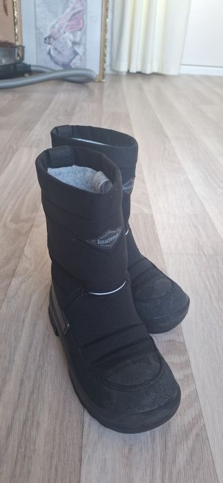 Продам детские сапожки