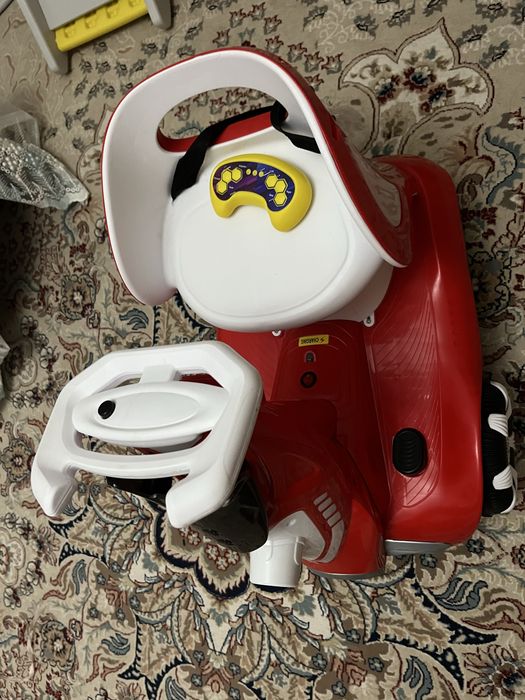 Машина, игровая горка,