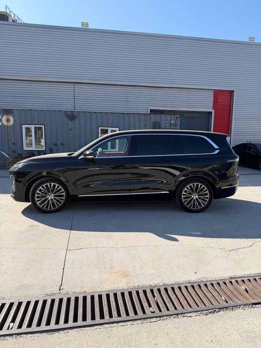 Deepal S09. Ultra. Li 9 AITO M9. Denza N9. Leapmotor c16 o'rniga.