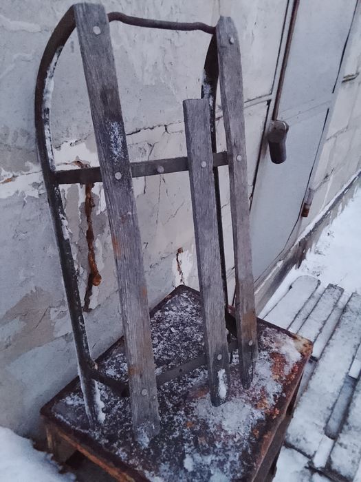 Санки металлические.