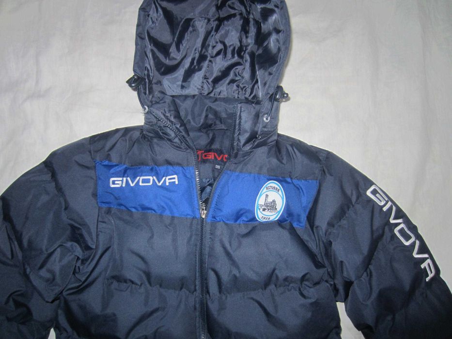 Geaca iarna Givova, masura XXS,poliester, gluga, stare f.buna.