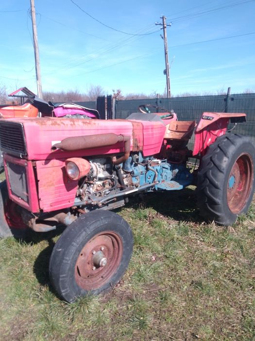 Vând tractor Fiat 445