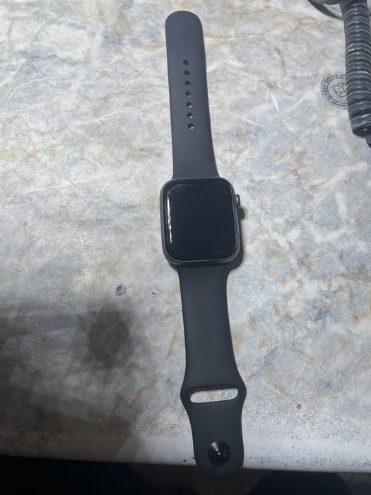 Продам Aplle Watch 4