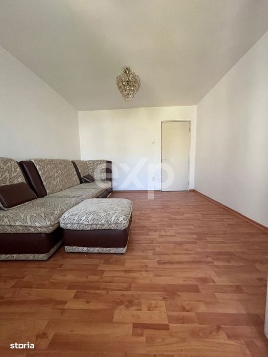Vanzare 2 camere curat liber decomandat et 3 central Gaesti