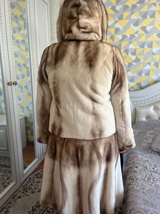 Норковая шуба средней длины