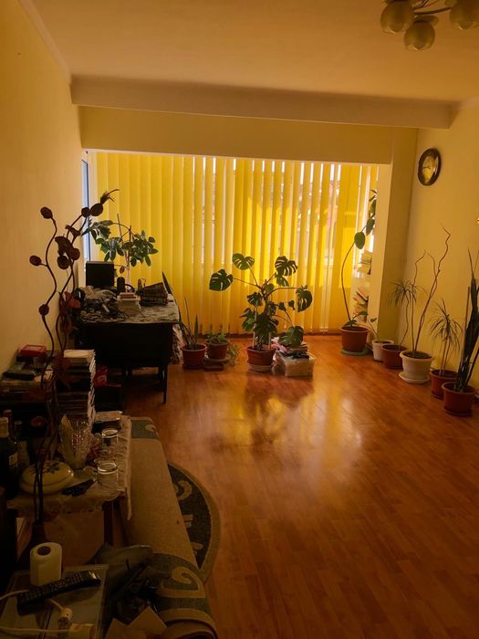 Apartament 3 camere etaj 4/4 piața noua