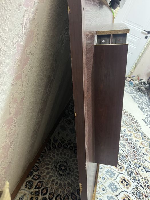 Продается стол