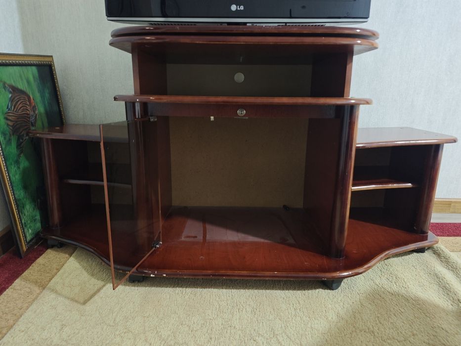 Тумба/шкаф под телевизор