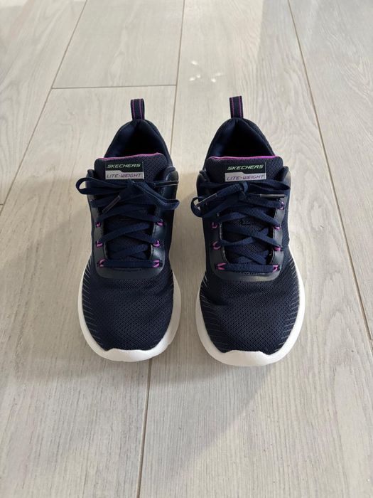 Adidasi Skechers marimea 36