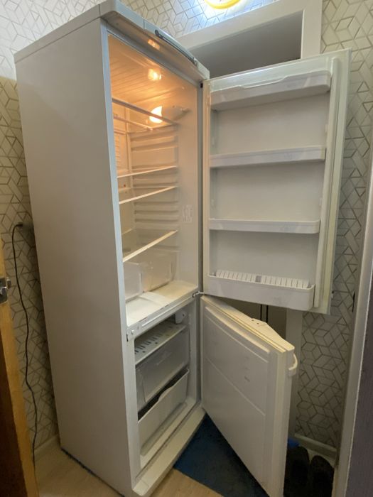Холодильник Indesit 185 см - отлично морозит