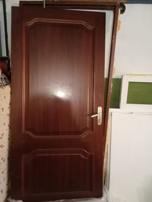 Дверь б/у в сборе