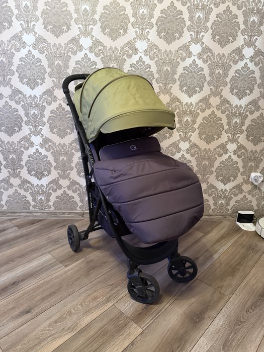 Продам прогулочную коляску