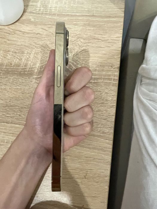 Телефон iphone 13 pro ЗАКЛЮЧЕН