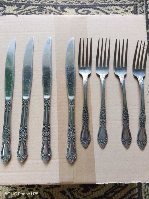 Продавам прибори за хранене