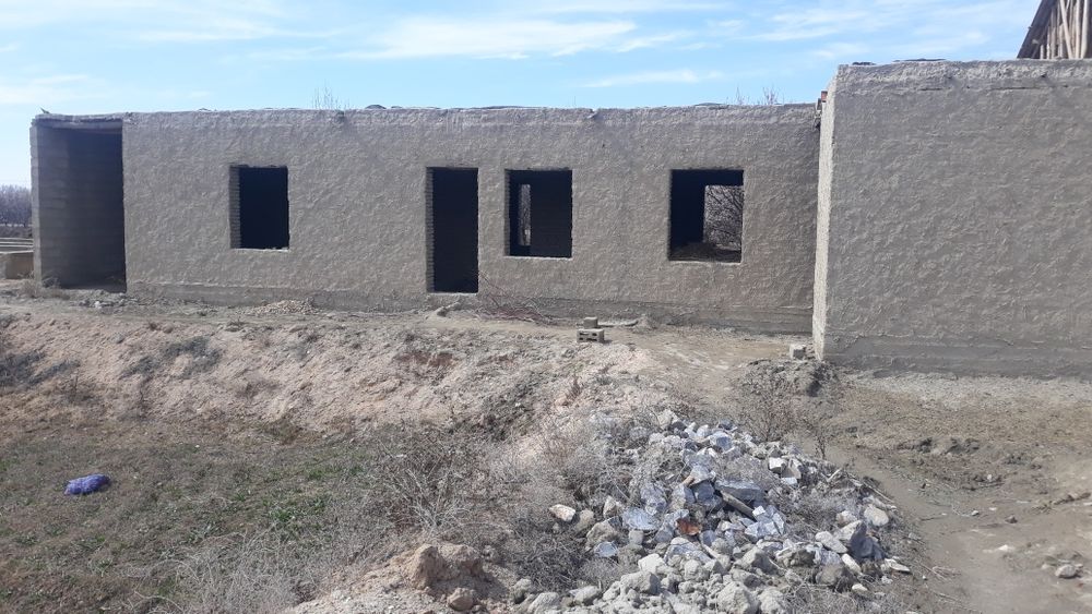 Hovli joy sotiladi qiziltepa tumani malikobod qishlog'ida