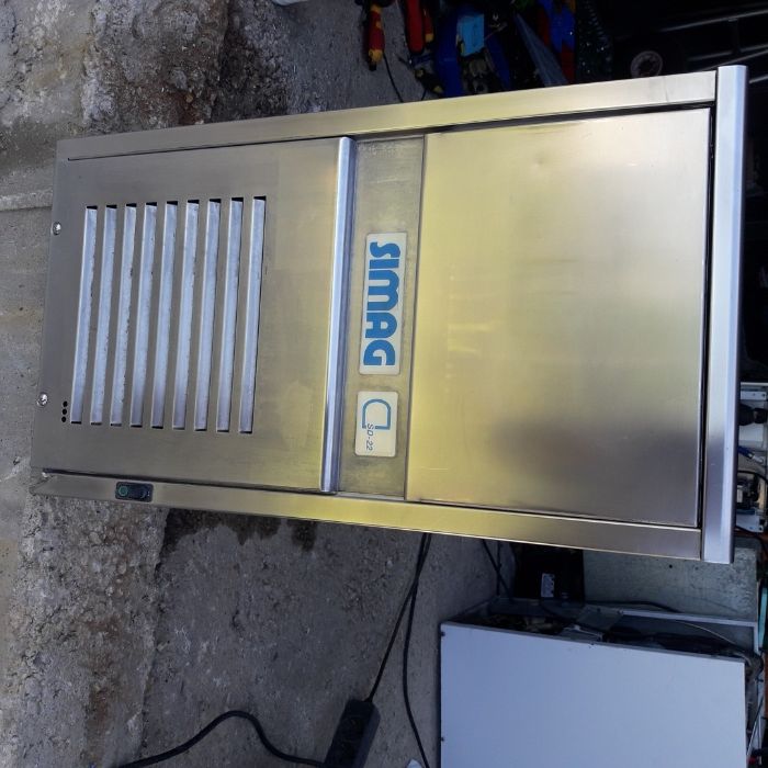 Полупрофесионален ледогенератор