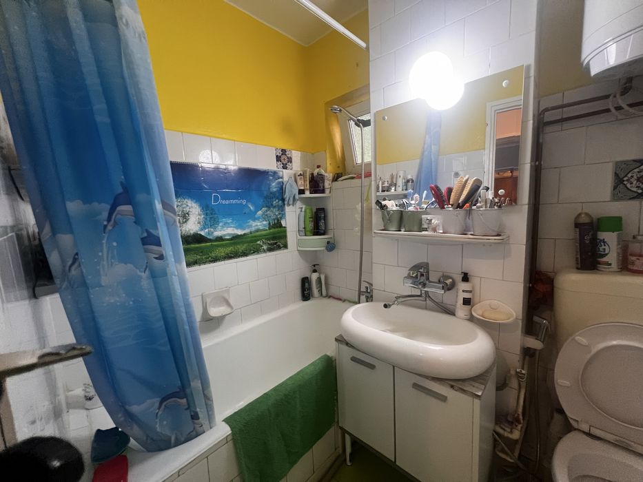 Apartament 3 camere etajul 1 zon Vlaicu