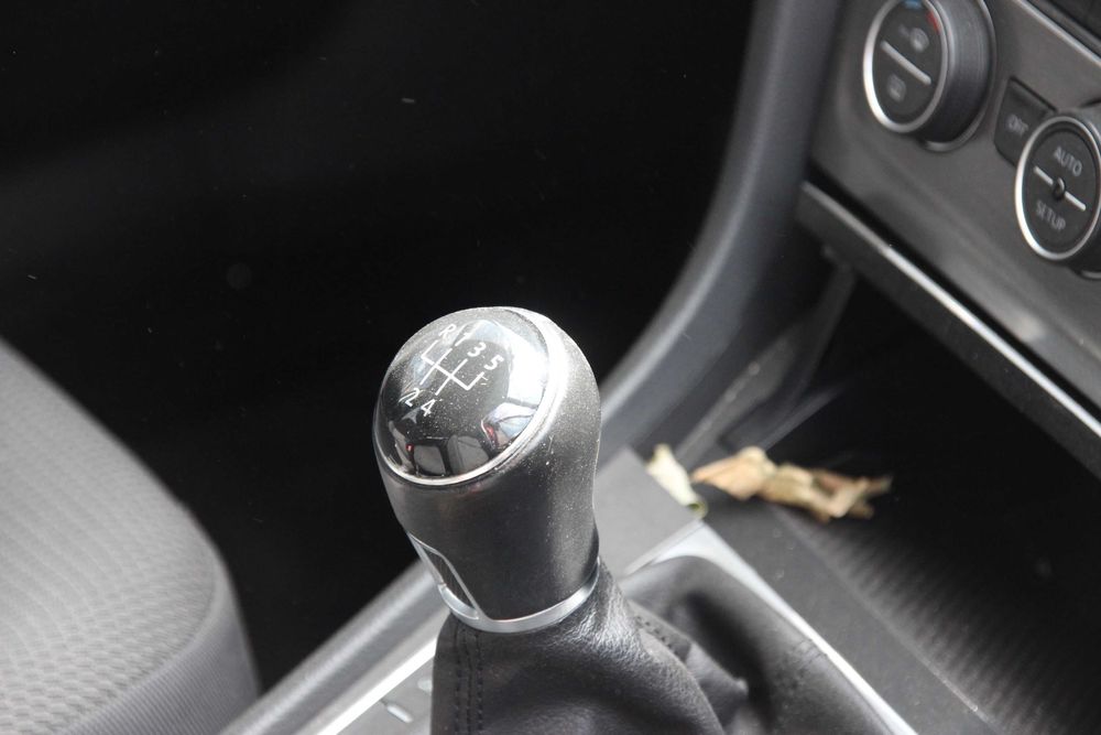 Фолксваген Голф 7  VW GOLF -   1.6 TDI   2013 г.  – Само на части