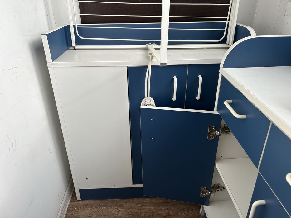 Продам шкаф с тумбами