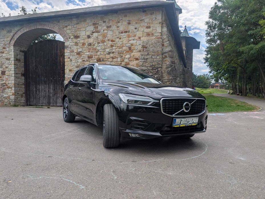 Volvo XC60 D4 AWD 190 CP 2019 | Panoramic | HUD | Pilot Assist | ACC | Cârlig Electric