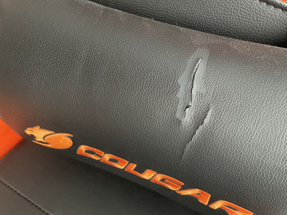 Продается игровое кресло Cougar