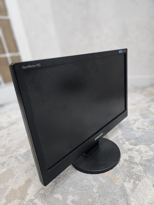 Монитор Samsung не большой