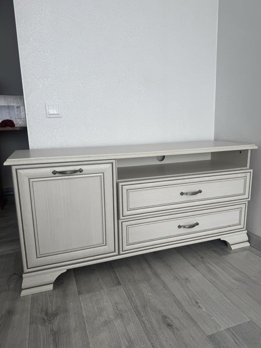 Подставка под телевизор