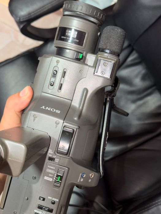 Sony Handycam CCD-F350E