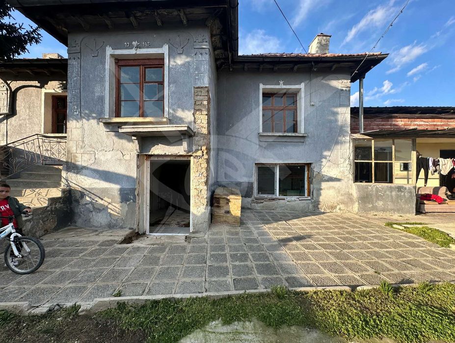 Напълно обзаведена къща в Чоба!98866