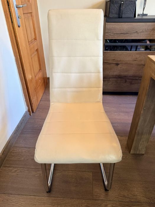 Столове цвят крем бежов - 6 броя