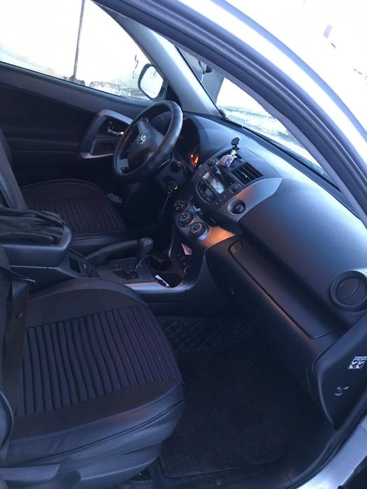 Продам RAV 4  2012 года