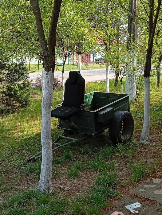 Vând Motocultor 7,5cp cu remorcuță și freze mari