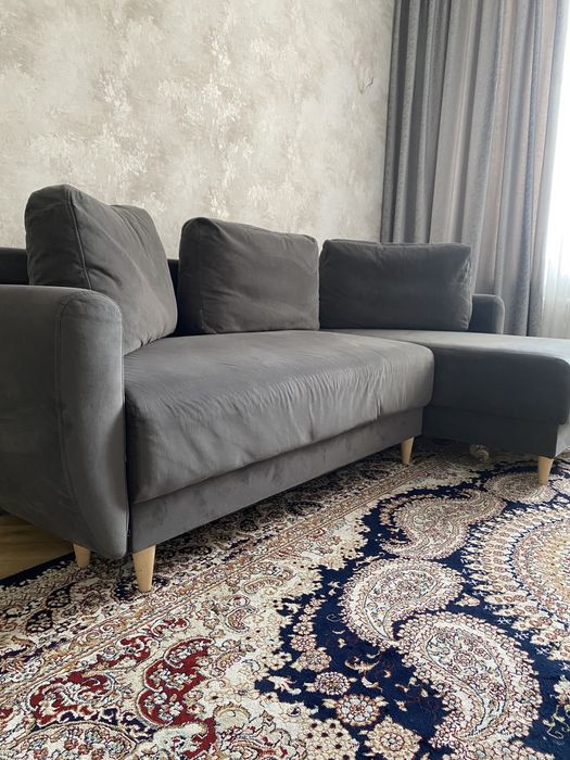 Диван в отличном состояний